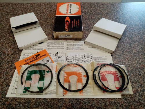 Piston ring set - , for