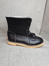 New Black Lightweight Lace-Up