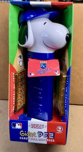 Giant snoopy pez - pez, dispenser