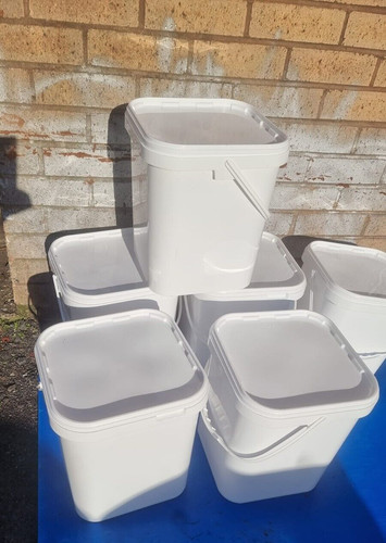 20kg buckets water - 10, buckets,