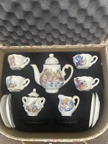 Alice wonderland dolls - alice, in
