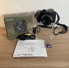 Fujifilm FinePix S3300 14MP