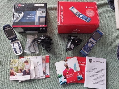 Vintage mobile flip phones - vintage,