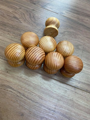 Varnished pine knobs - varnished, cupboard