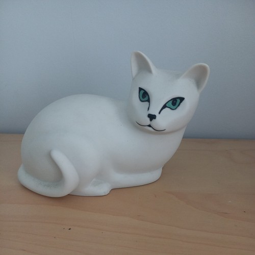Highbank pottery sitting - highbank, cat