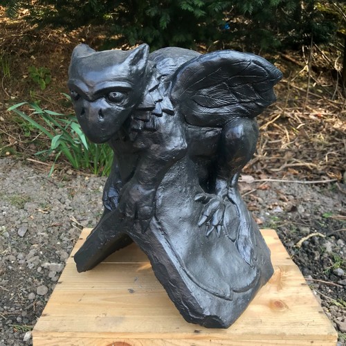 Baby griffin roof finial black