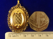 Womens Large Fancy 9ct Gold