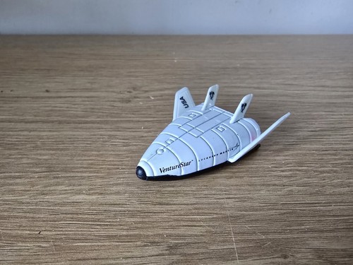 Matchbox 1999 space shuttle - space,