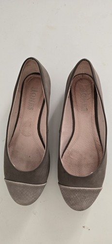 Jones boot maker - jones, flat