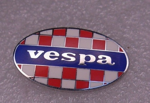 Vespa pin badge red and - pin, white