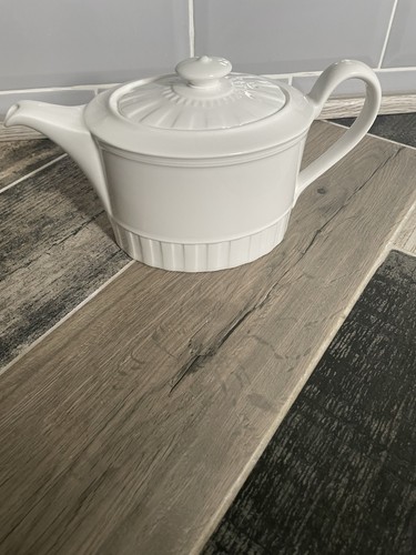 Wedgwood white colosseum - white,