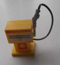 VINTAGE YELLOW PLASTIC SHELL PETROL PUMP