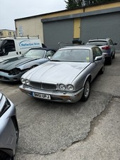 2002 DAIMLER V8  X308 BREAKING