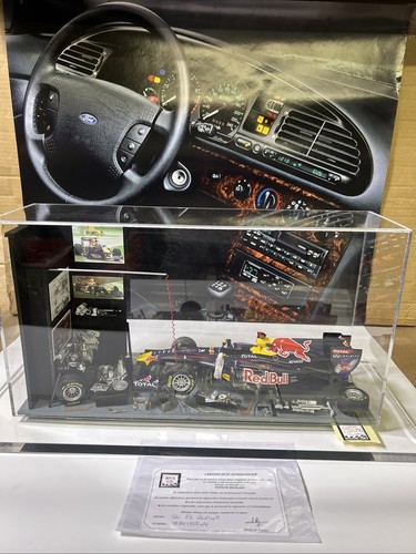 Handmade red bull diorama - f1,