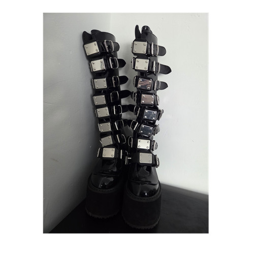 Demonia swing 815 knee length - ,