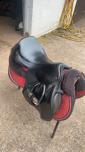 Albion jumping saddle - k2,
