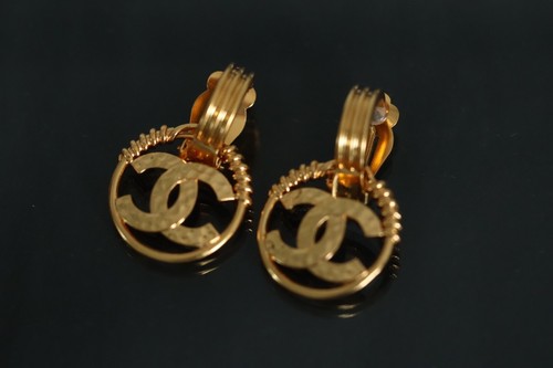 Stunning gold plated chanel - ,