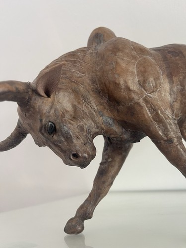 Bull sculpture leather - bull,