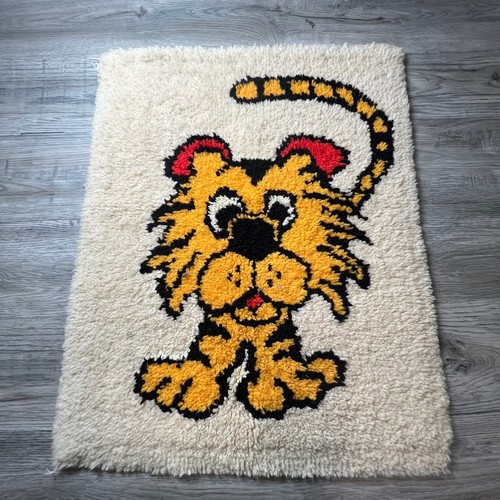 Vintage latch hook - hook, rug