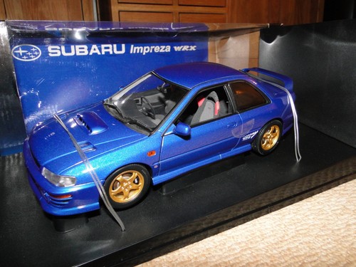 Autoart subaru impreza - 1/18,