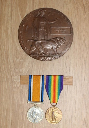 Ww1 memorial plaque and - plaque,