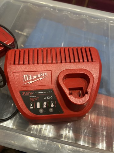 Milwaukee m12c12c 12v - m12c12c, battery