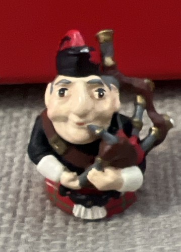 Stephen frost bagpipe player - frost,
