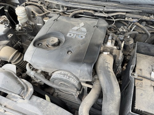 2011 mitsubishi l200 - 2011,