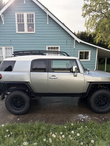 2012 toyota cruiser - fj,