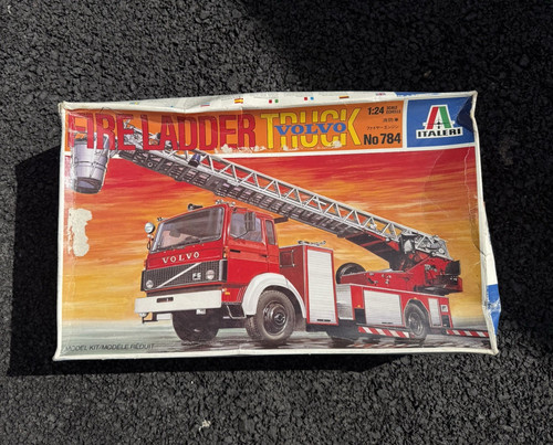 Mixed brands truck model kit - model,