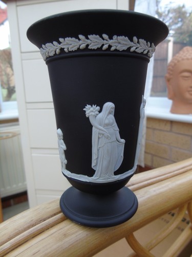 Wedgewood black jasperware - black,