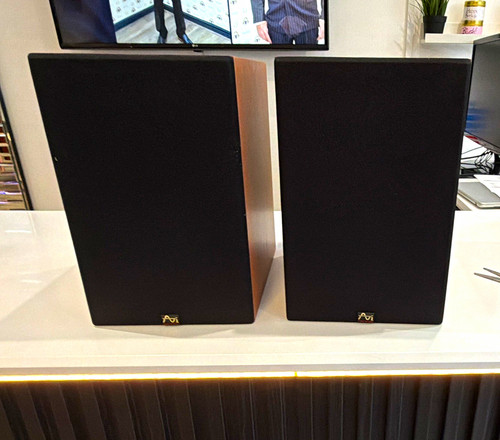 Avi adm 1 active speakers - avi,