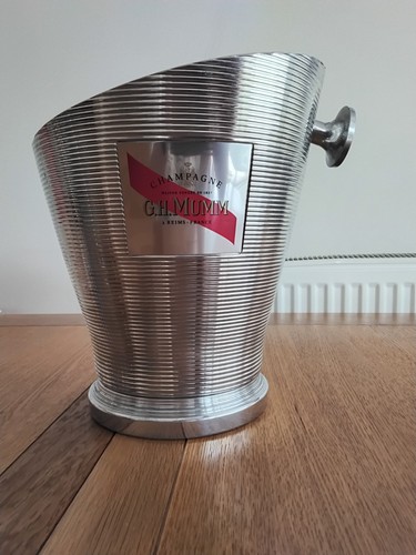 Mumm french champagne - gh,