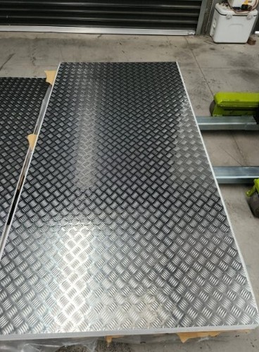 2mm aluminium bar - aluminium, chequer