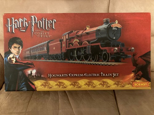 Hornby hogwarts express goblet - hogwarts,