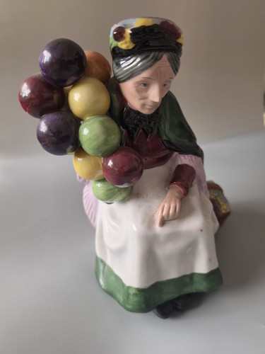Vintage royal doulton figurine - royal,