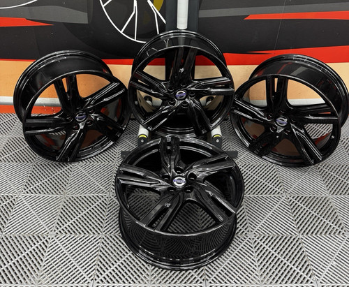 Volvo genuine alloy - 4x,