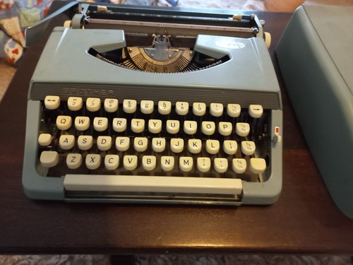 Brother portable typewriter - portable,