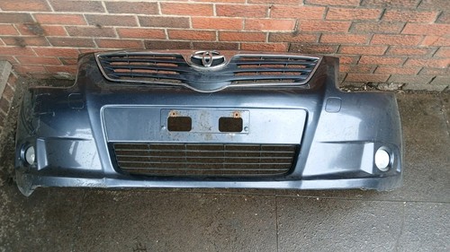 Toyota avensis 2009 2012 front - toyota,