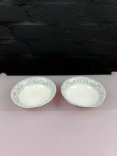 Wedgwood white dolphins r4652 - white,