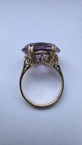 Beautiful 9ct yellow gold - beautiful,