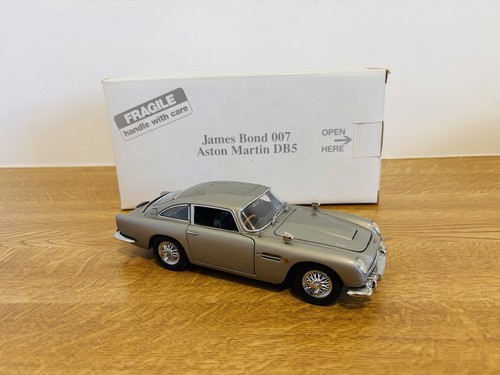 Danbury mint james - danbury, bond