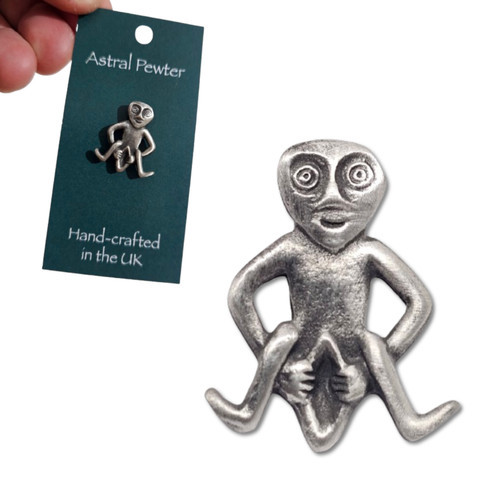 Sheela gig pin badge - sheela, pewter
