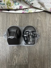 WILTON Vintage 3D Skull Baking