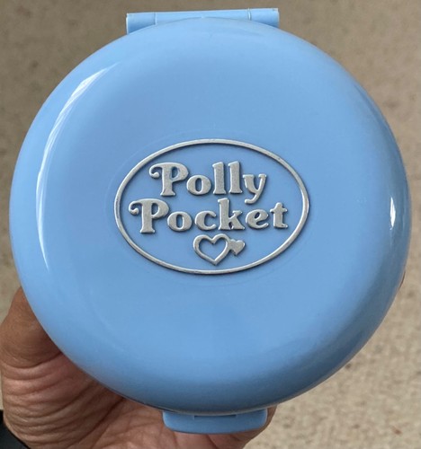 Vintage polly pocket - polly, skating