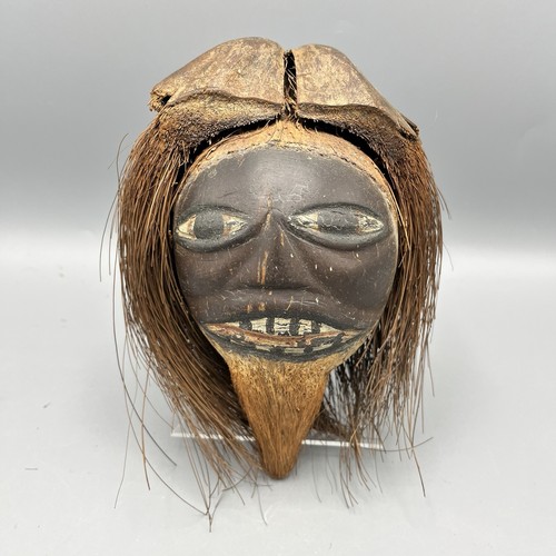 Vintage carved coconut head - coconut,