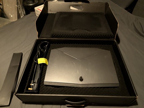 Alienware gaming laptop - alienware, 17