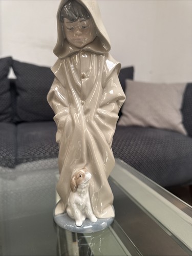 Lladro nao figurine 1988 tall - figurine,