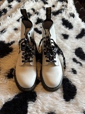Doc Dr Martens Boots White Leather Air Wair 8 Eyelet Grunge Women’s Size 8 UK!!