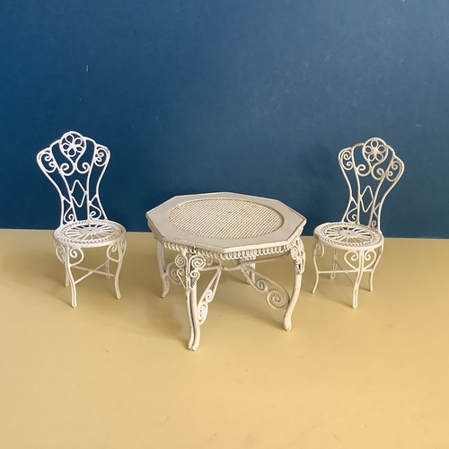 Scale dolls house - scale,